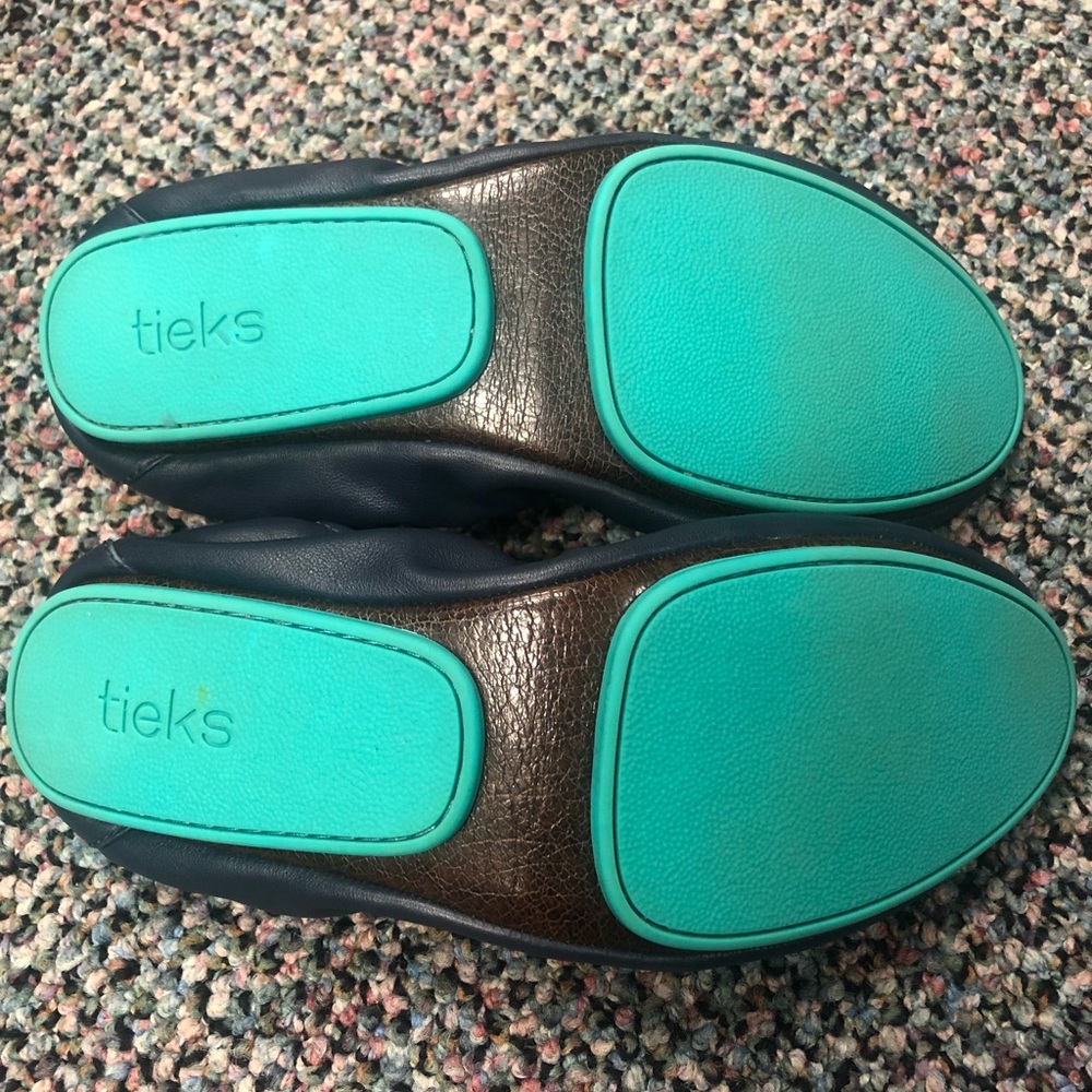 EEEUC California Navy Tieks Size 9